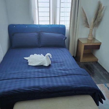 Homestay Embah Ros & Embah Lek Hutan Melintang Exterior foto