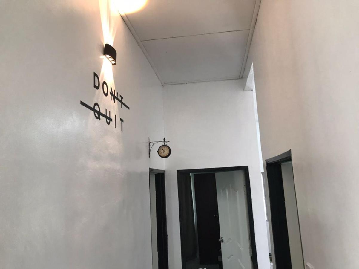 Homestay Embah Ros & Embah Lek Hutan Melintang Exterior foto