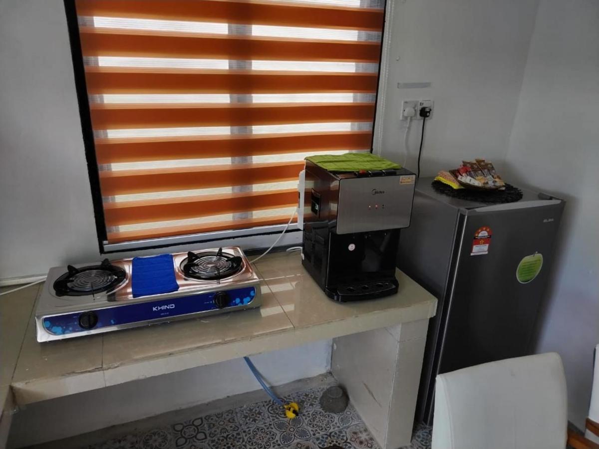 Homestay Embah Ros & Embah Lek Hutan Melintang Exterior foto